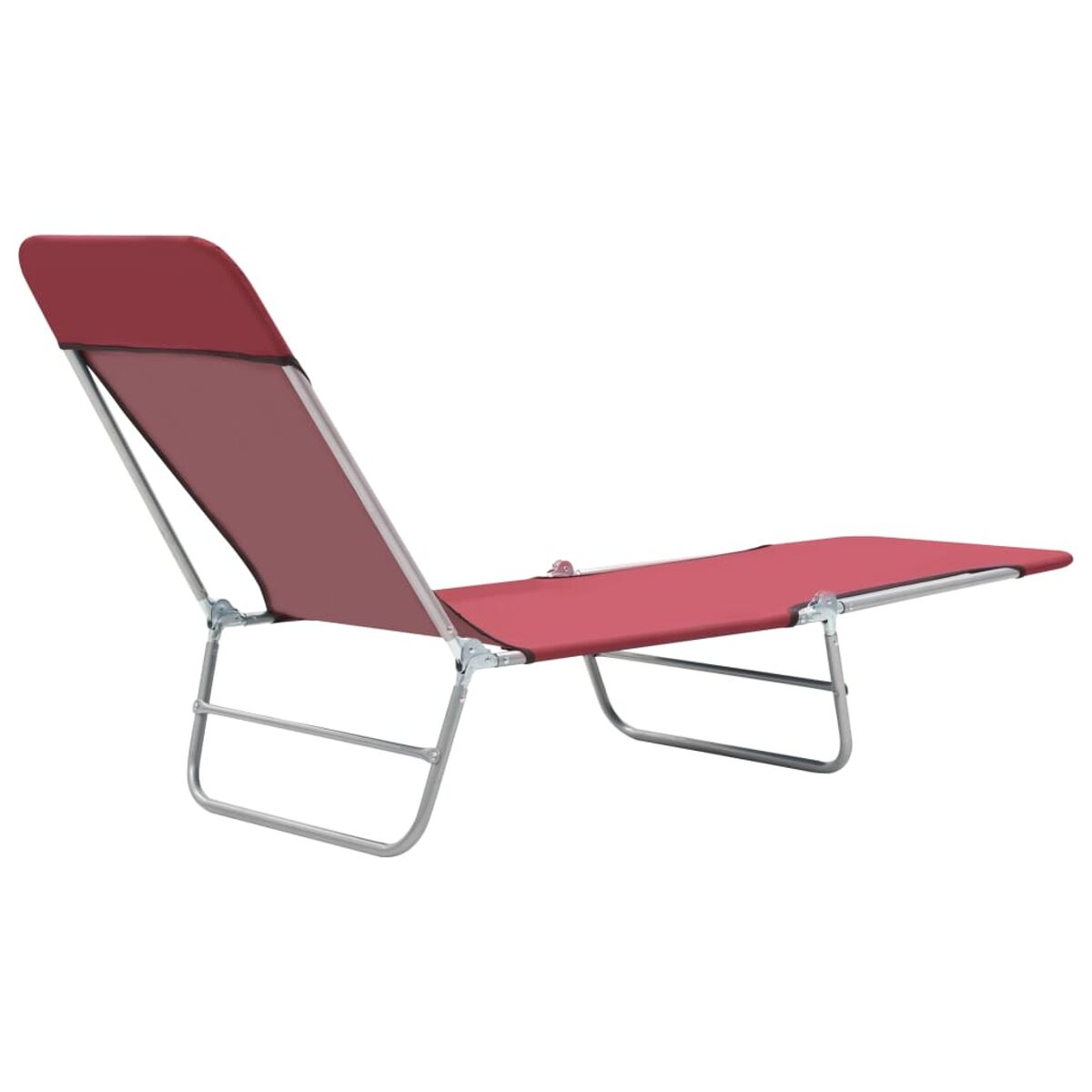 Ein roter und silberner Strandstuhl. Der Stuhl ist zurückgelehnt.