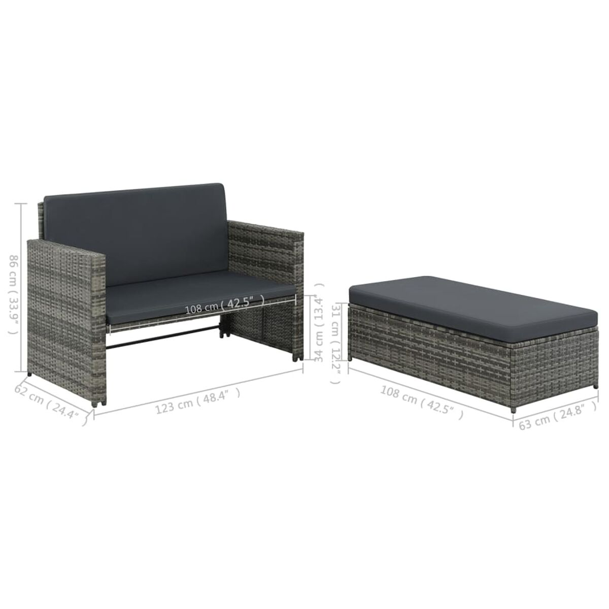 Rattansofa mit beschrifteten Abmessungen. Es hat eine passende Ottomane.