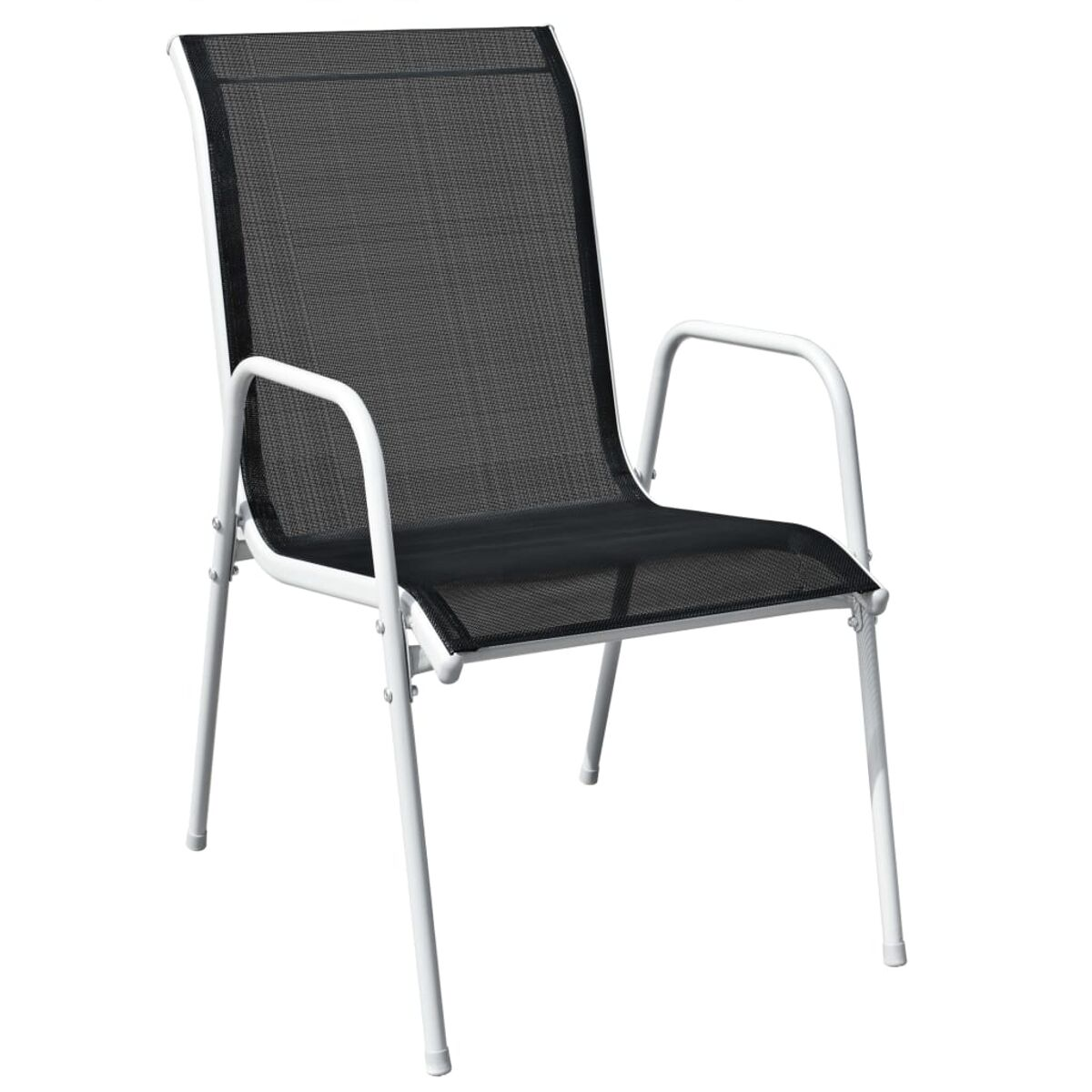 Una silla metálica blanca con asiento y respaldo de malla negra. La silla tiene reposabrazos.