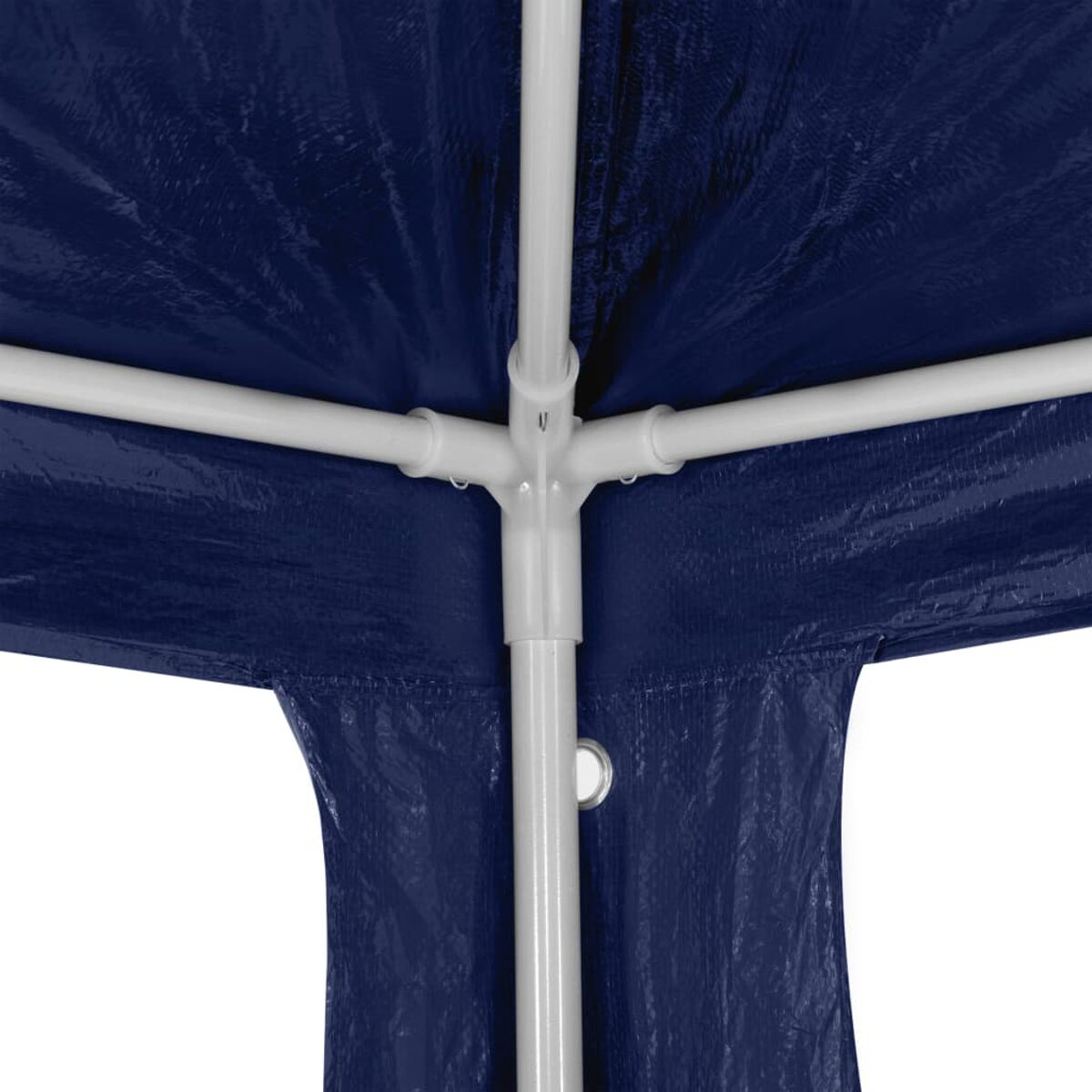 Ansicht von innen eines blauen Zeltes, das die weiße Tragkonstruktion zeigt.