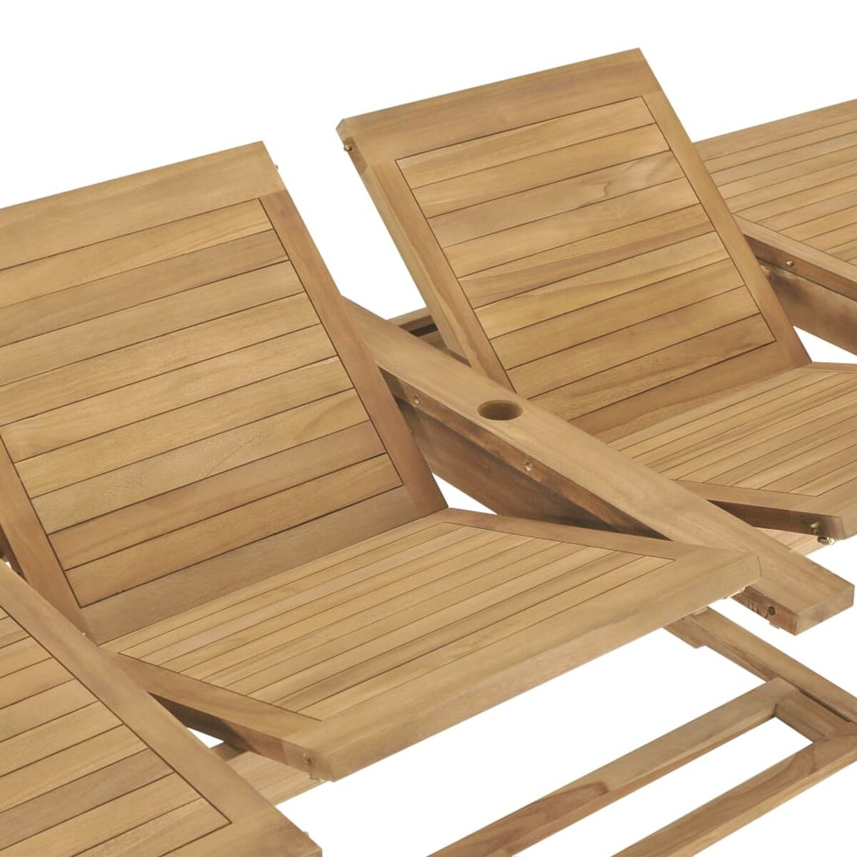 Holz-Lounge-Stühle für draußen mit Getränkehalter.