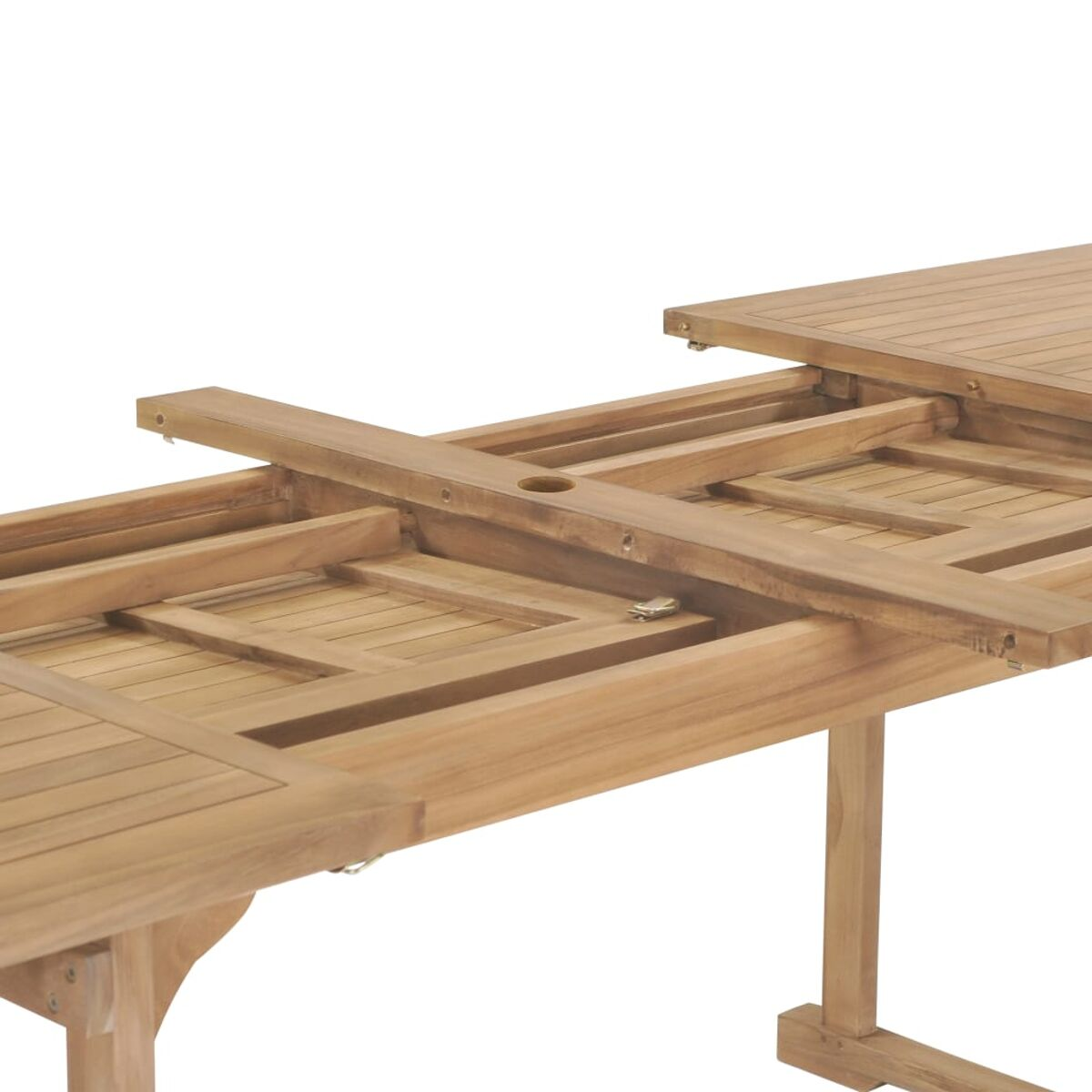 Ein Holztisch für den Außenbereich mit Erweiterung. Der Tisch ist teilweise geöffnet.