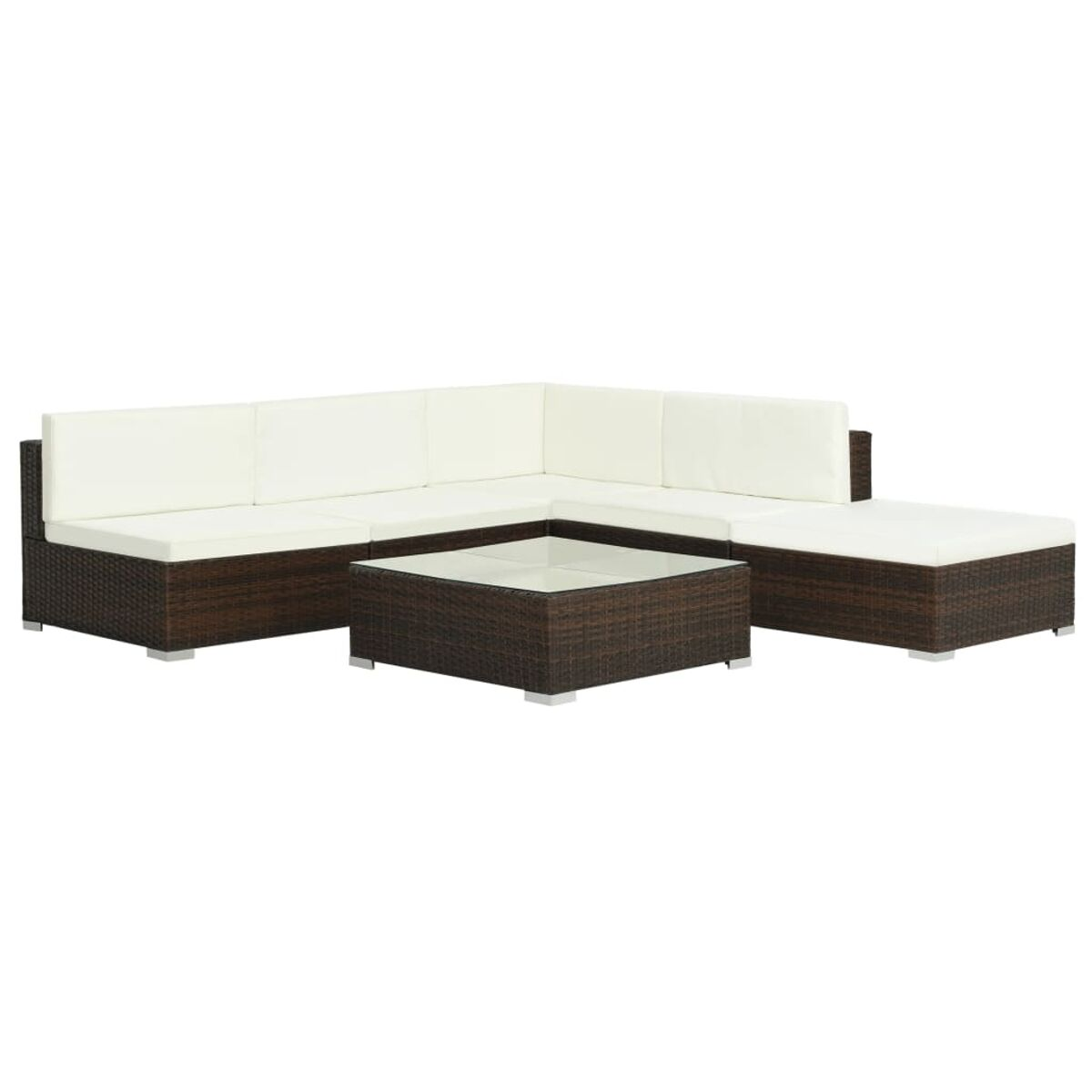 Ein braunes Outdoor-Ecksofa aus Korbgeflecht mit weißen Kissen und einem Couchtisch mit Glasplatte.