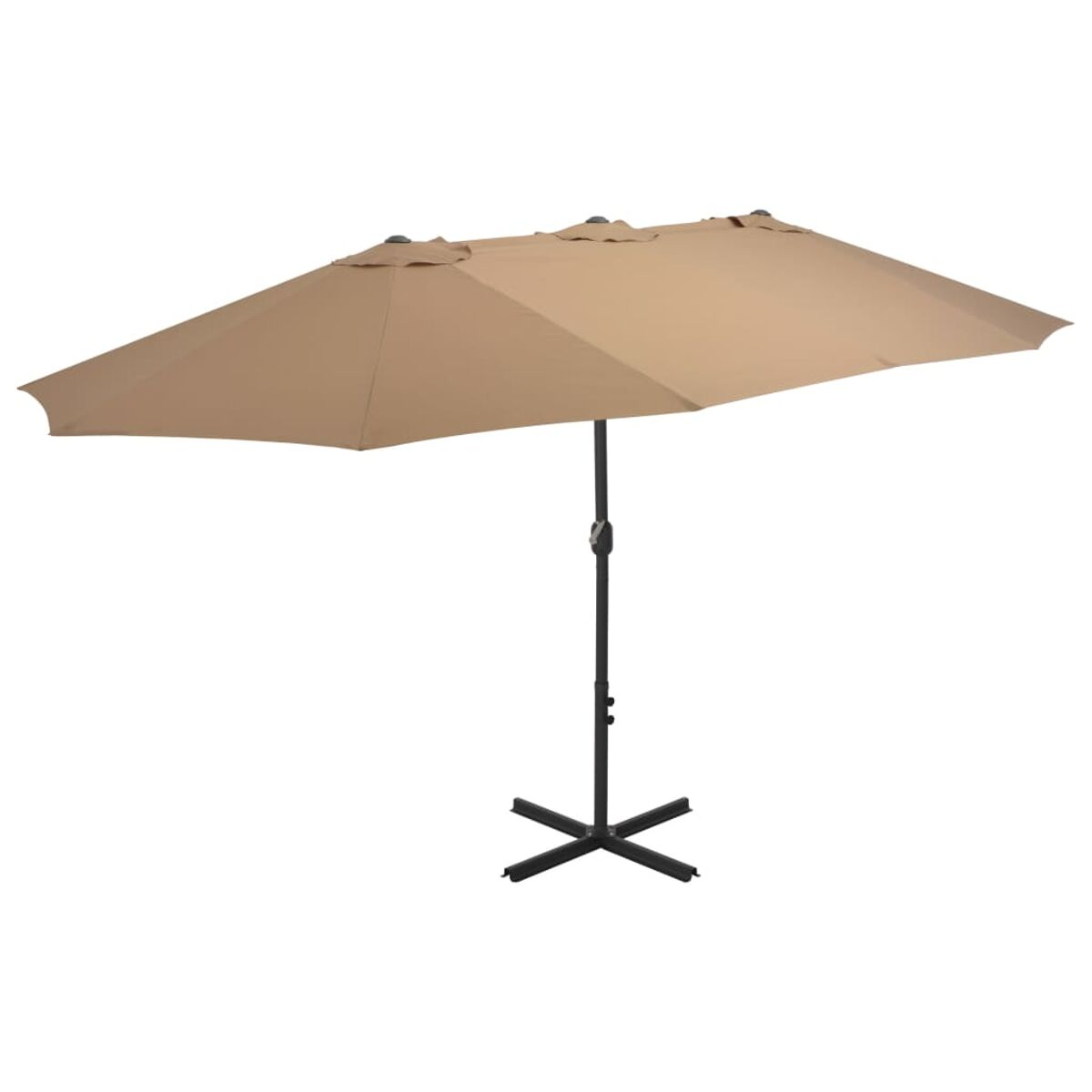 Ein beigefarbener, doppelseitiger Terrassenschirm mit schwarzem Mittelpfosten und Sockel.