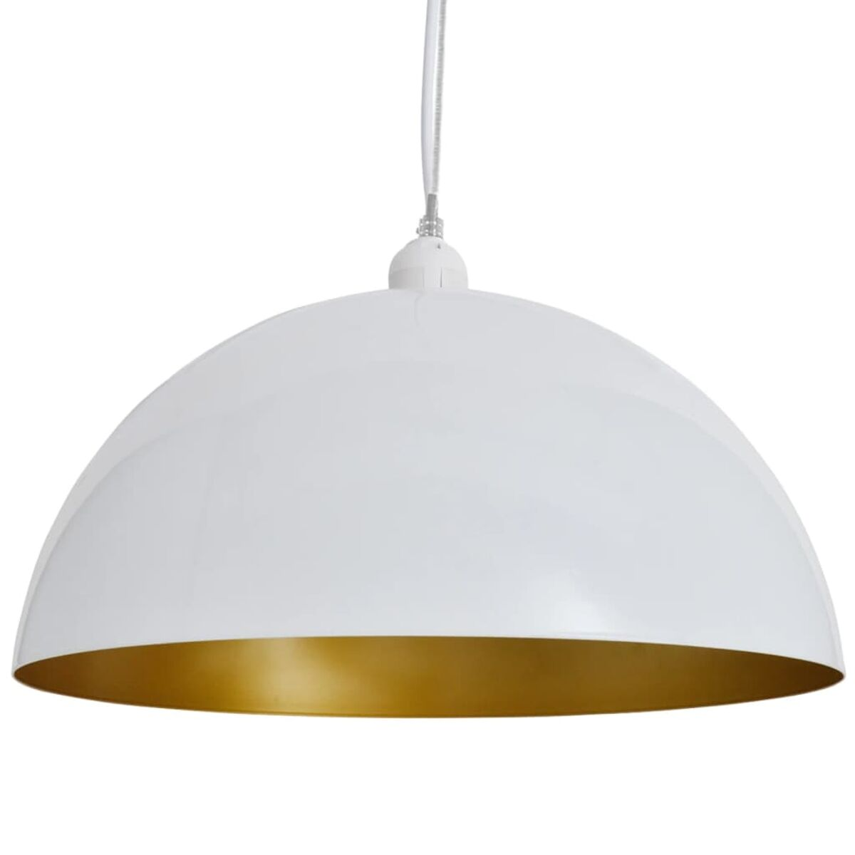 Eine weiße, kuppelförmige Pendelleuchte mit goldfarbenem Innenraum. Sie hängt an einem Kabel.