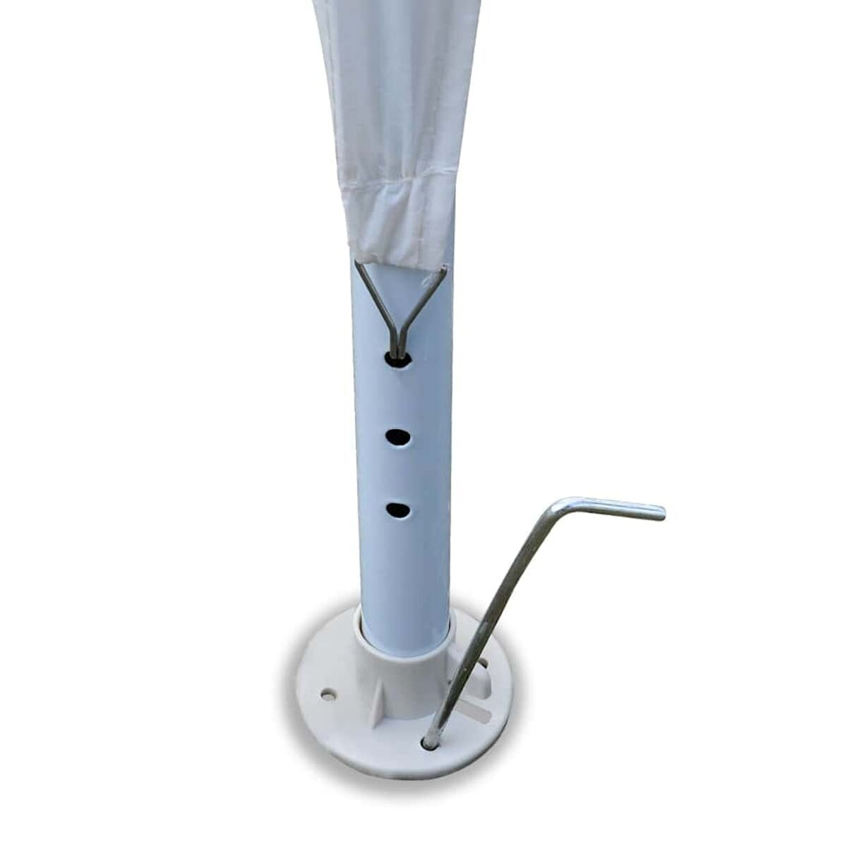 Ein weißer Zeltstangenfuß mit einem Metallverstellmechanismus und Griff.