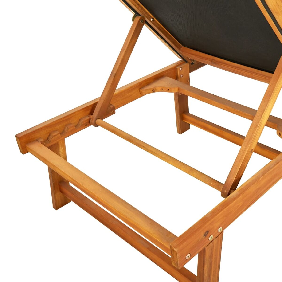 Holz-Strandstuhlrahmen, offen und angewinkelt, mit schwarzem Stoff-Sitz.