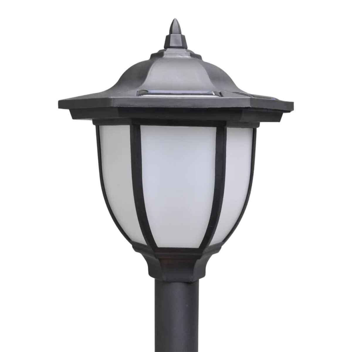 Eine schwarze Außenleuchte mit weißem Licht.