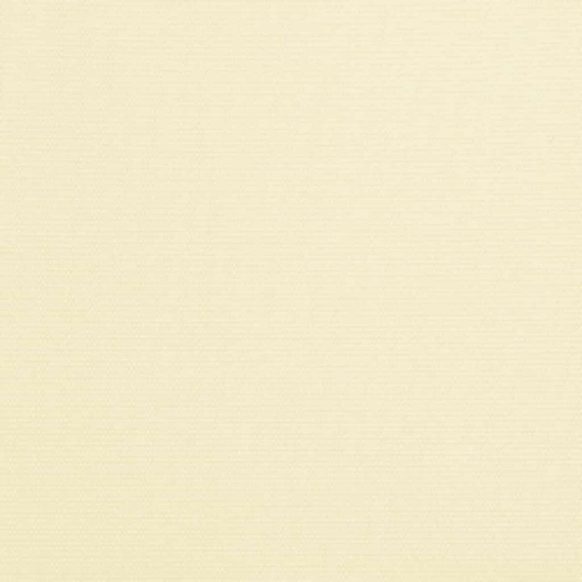 Nahaufnahme eines cremefarbenen Stoffes mit horizontalen Linien. Der Stoff ist schlicht und hat eine subtile Textur.