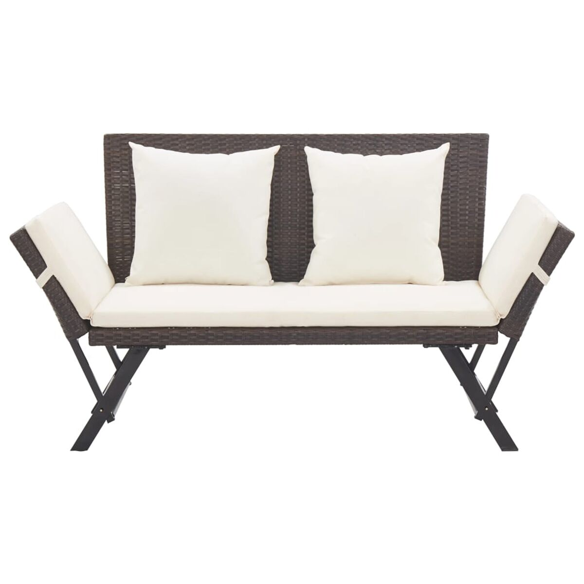 Braunes Outdoor-Sofa aus Korbgeflecht mit weißen Kissen und Kissen auf weißem Hintergrund.