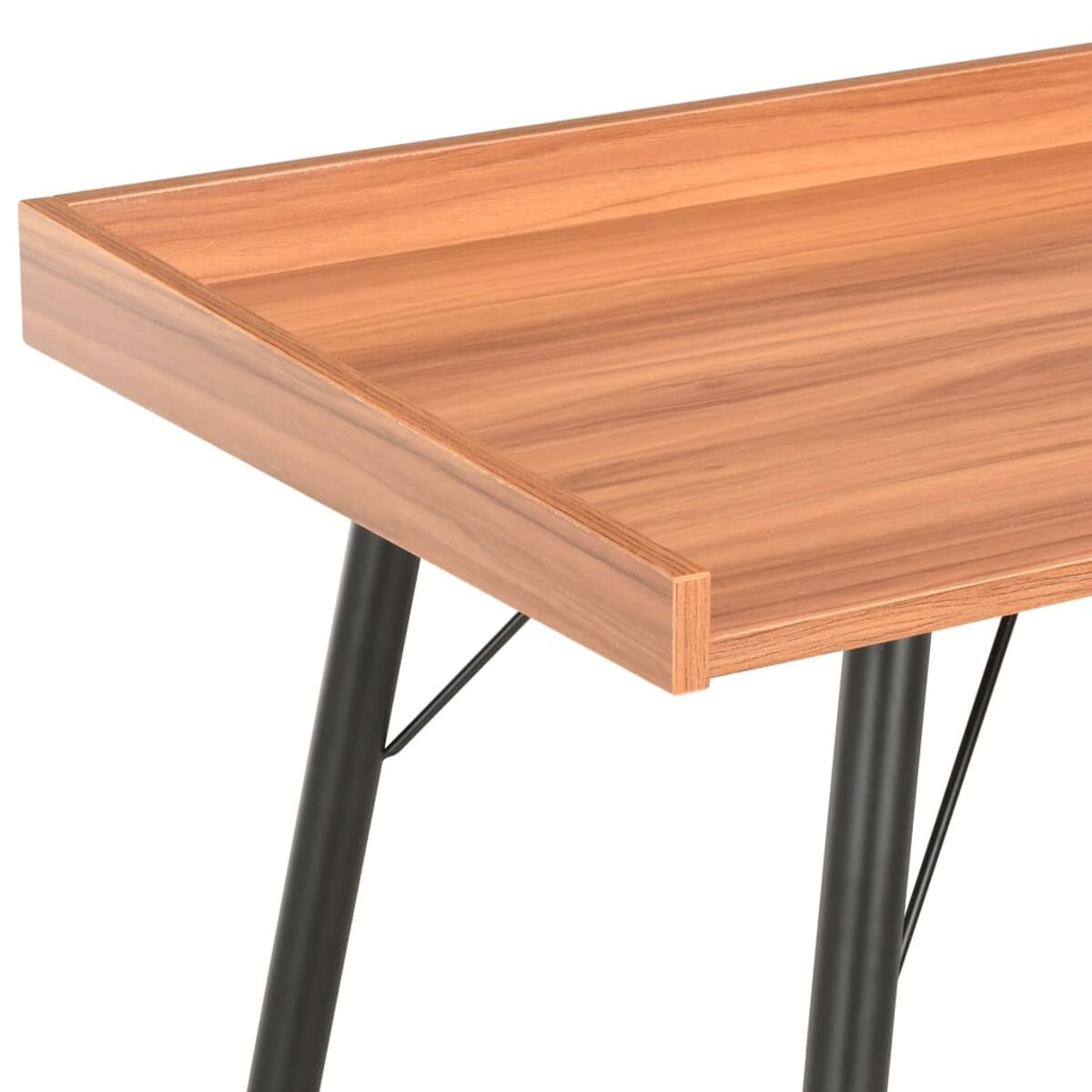 Nahaufnahme eines Holztisches mit dunklen Beinen.