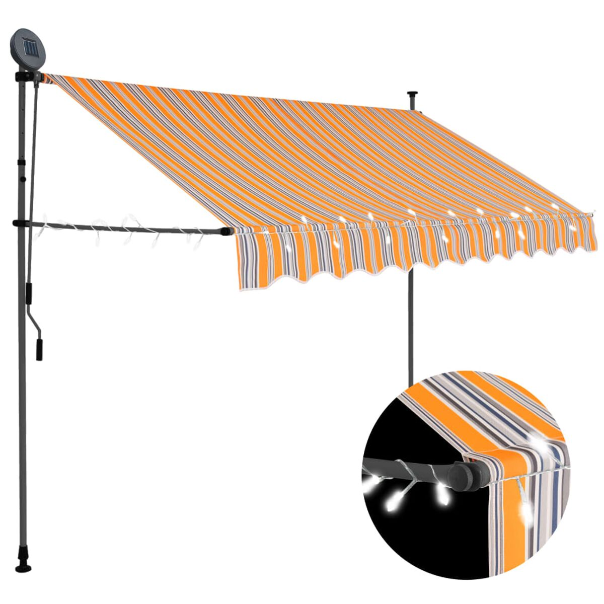 Eine orange und weiß gestreifte Markise mit weißen Lichtern. Eine Nahaufnahme zeigt Details.
