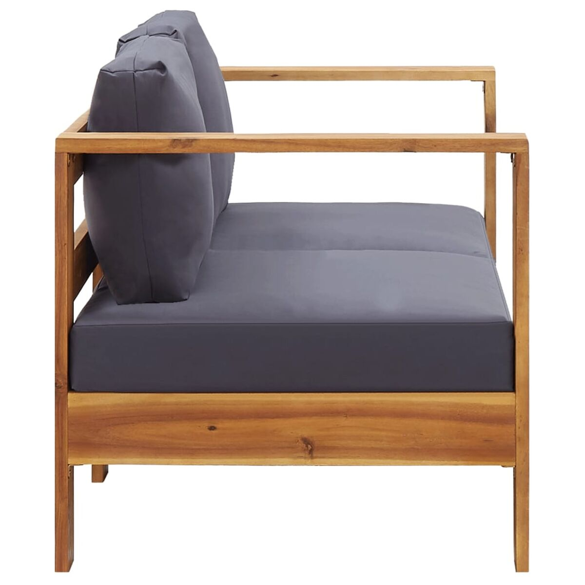 Ein hölzernes Outdoor-Sofa mit zwei grauen Kissen. Das Sofa hat ein einfaches, kastenförmiges Rahmendesign.