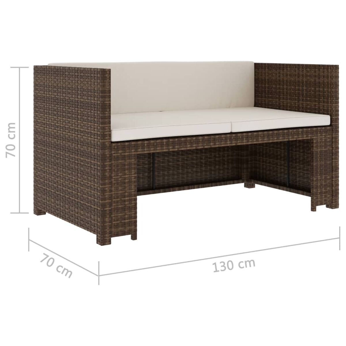 Braunes gewebtes Korbmöbelsofa mit beigen Kissen. Weißer Hintergrund.