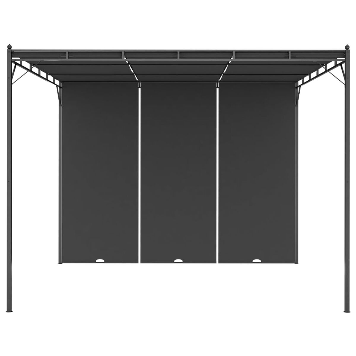 Eine schwarze Pergola mit drei hängenden schwarzen Vorhängen.