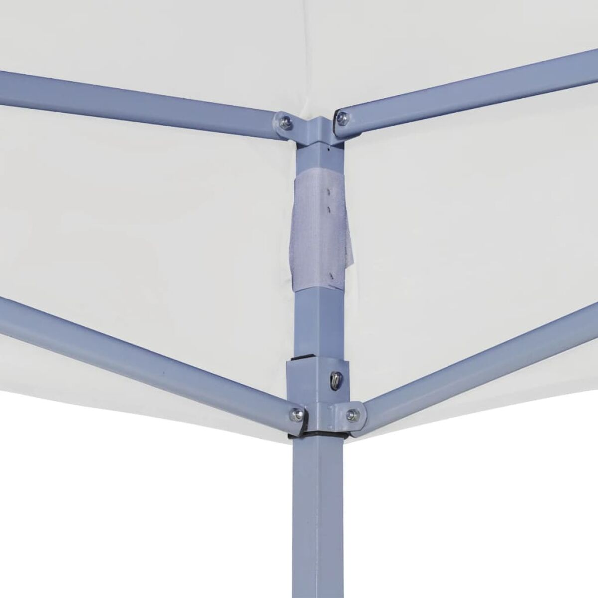 Eckdetail des weißen Pavillonrahmens. Quadratische Verbinder und weißer Stoff.