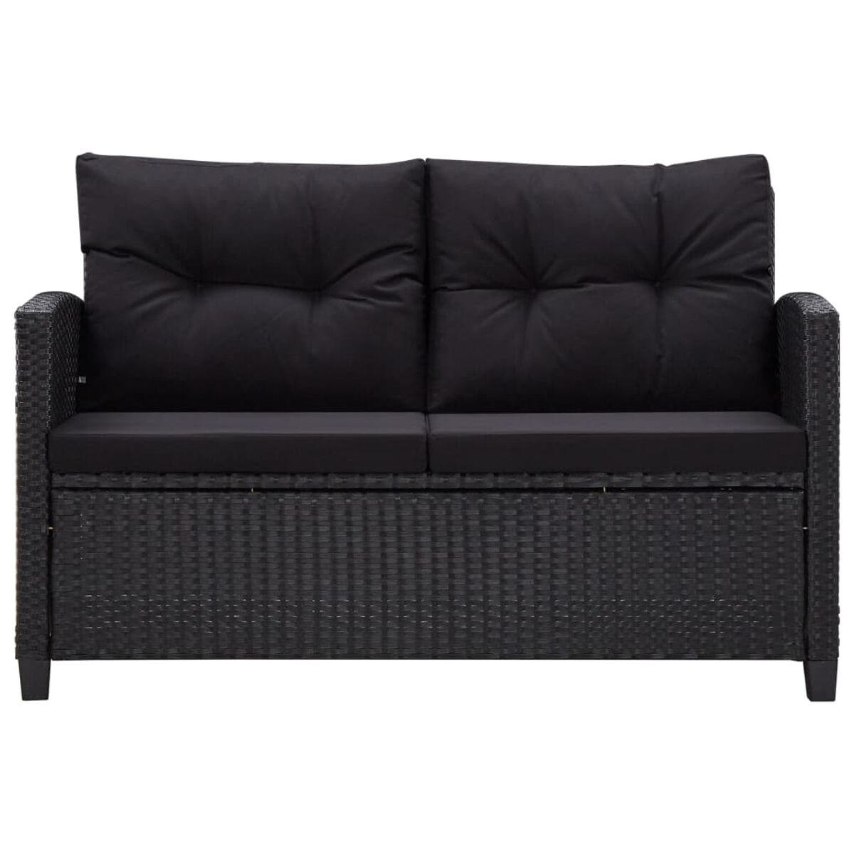 Schwarzes Korbmöbel-Sofa mit schwarzen Kissen. Zwei Sitz- und zwei Rückenkissen.