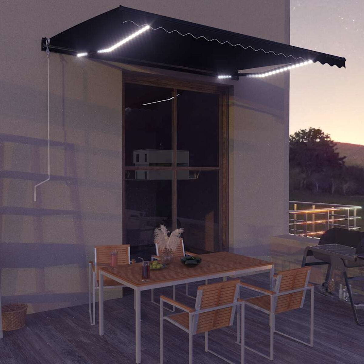 Schwarze Markise mit LED-Leuchten über einem Fenster. Tisch und Stühle darunter.