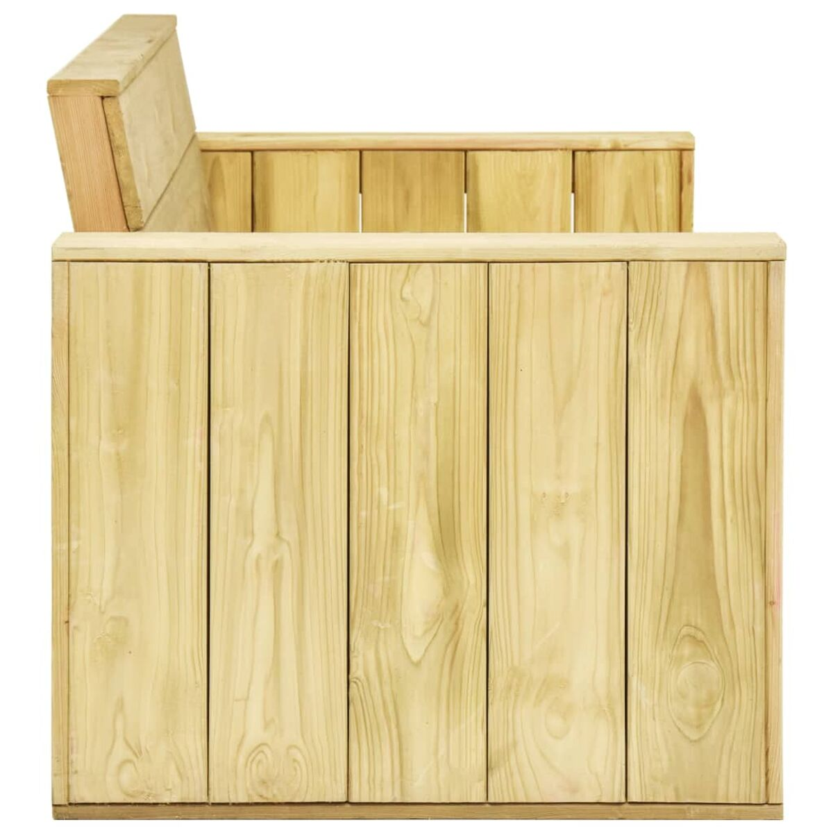 Holzstuhl mit horizontalem Design auf weißem Hintergrund. Es hat Armlehnen.