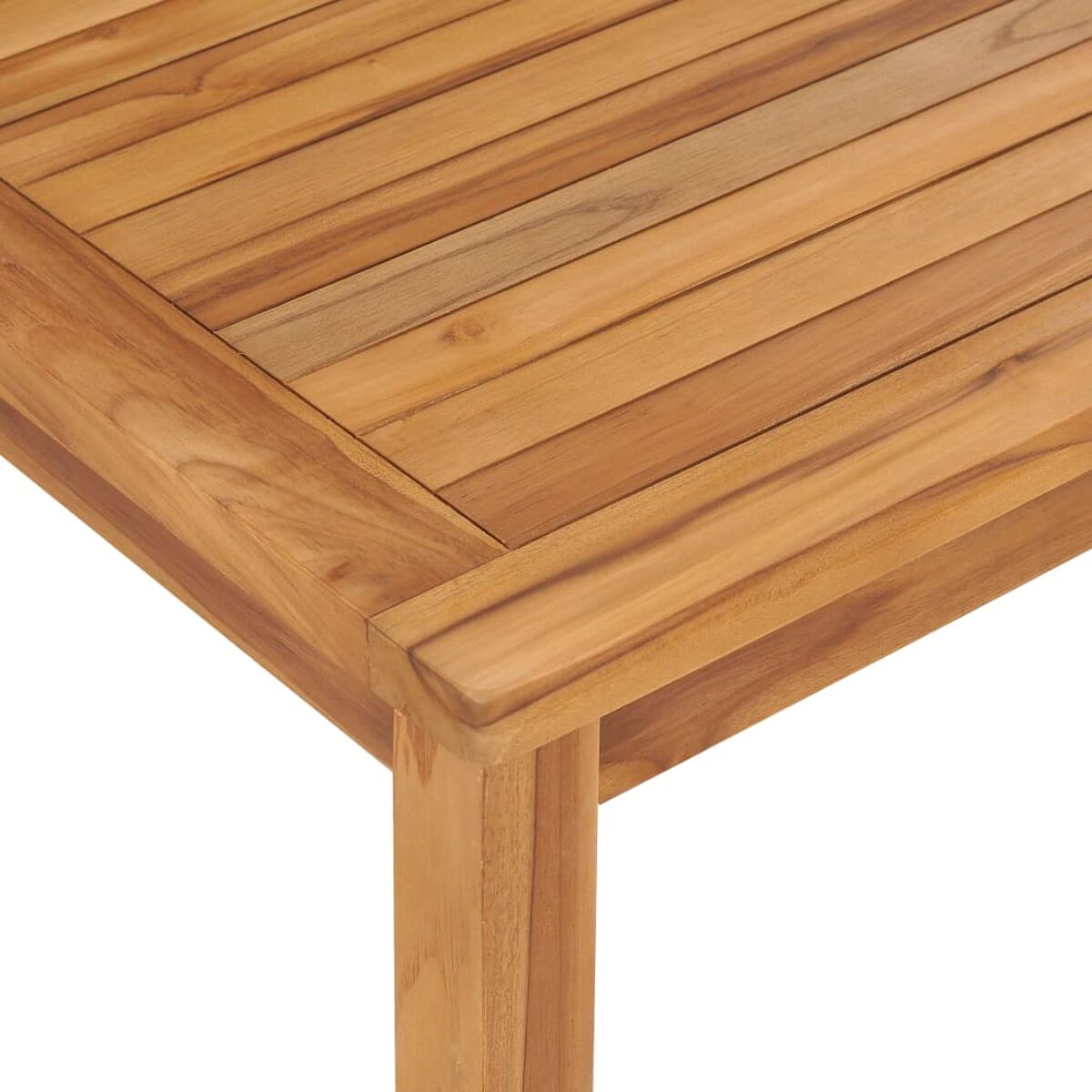 Nahaufnahme eines Holztisches. Braune Holzlatten. Licht und Schatten zeigen Maserung und Textur.