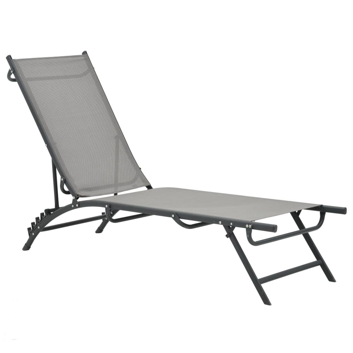 Grauer Outdoor-Liegestuhl mit schwarzem Rahmen, auf weißem Hintergrund.