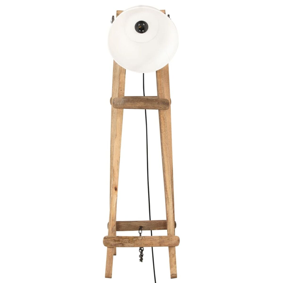 Stehlampe aus Holz mit weißem Schirm. Sie steht auf einem Holzstativ. Schwarzes Kabel hängt herunter.