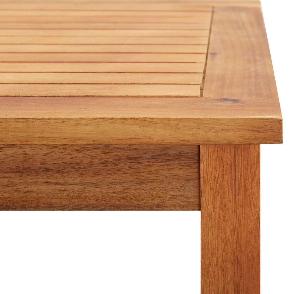 Nahaufnahme einer Holztischecke. Braunes Holz, Lattenoberfläche, quadratisches Bein.