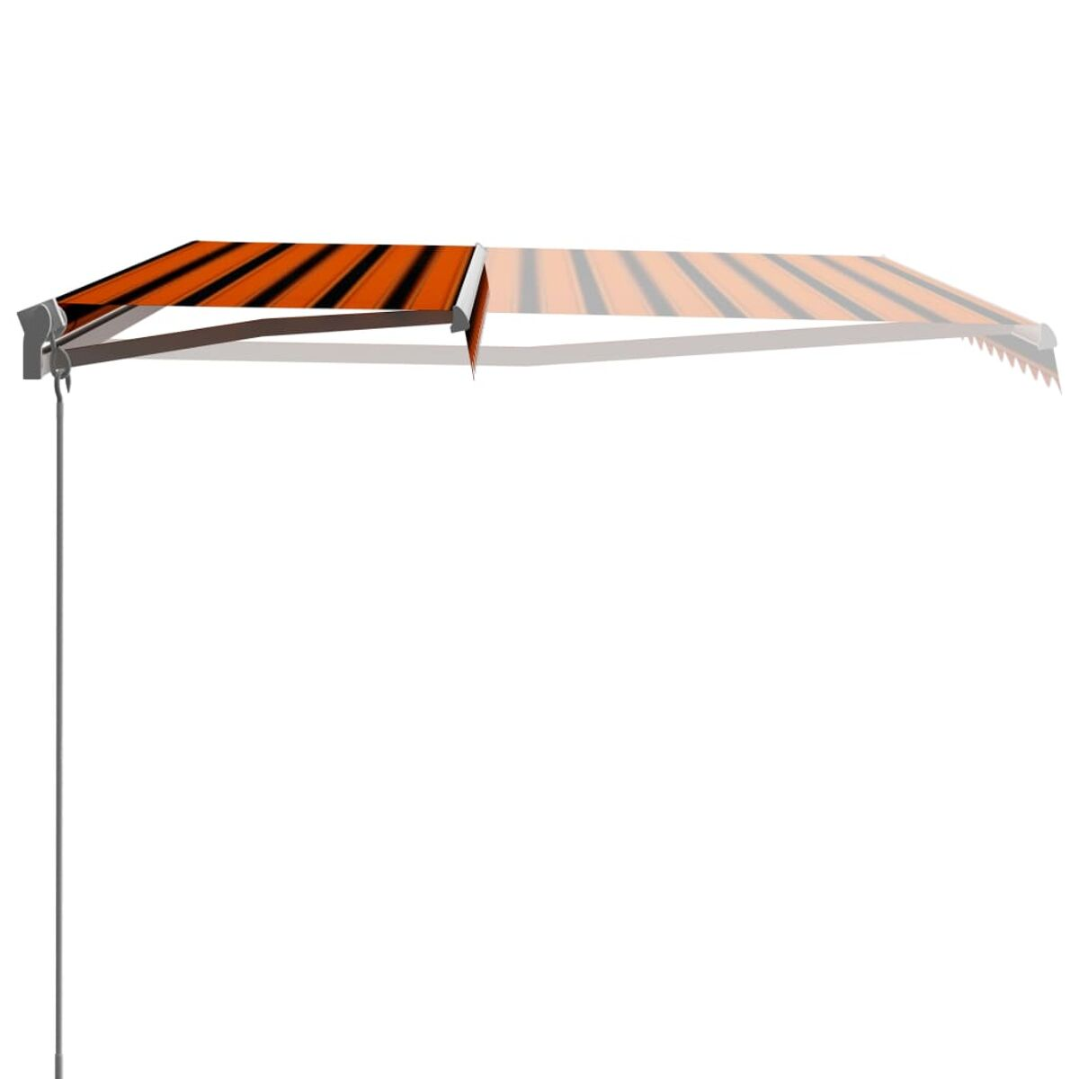 Gestreifte orangefarbene und schwarze Markise, montiert an einer weißen Wand. Weißer Hintergrund.