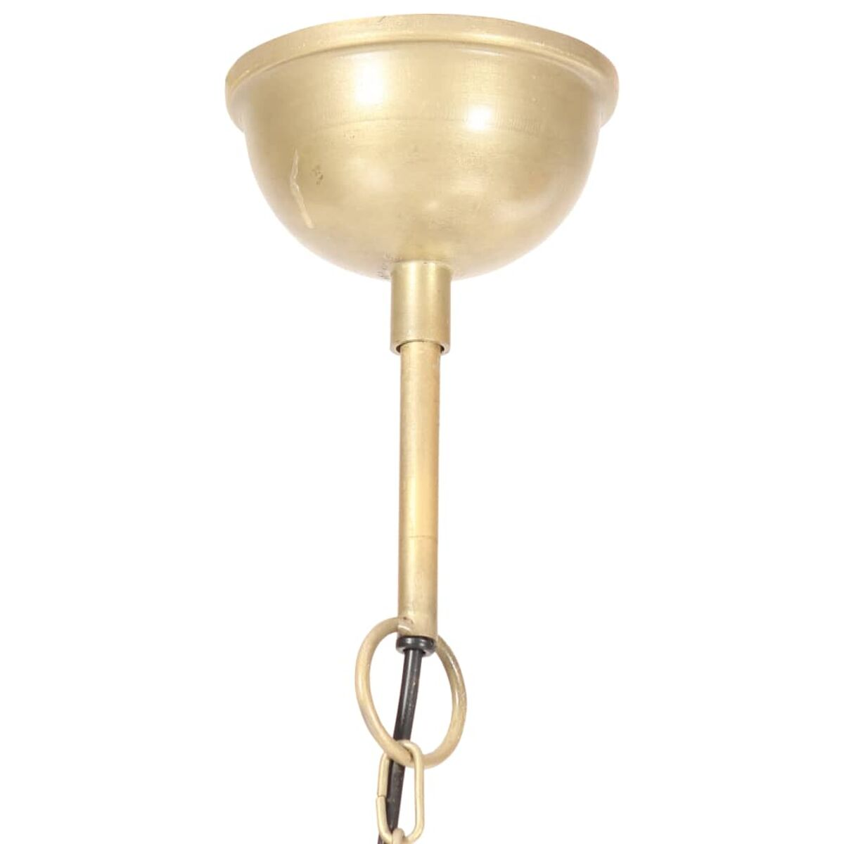 Nahaufnahme einer goldfarbenen Deckenleuchte mit Kette und schwarzem Draht.
