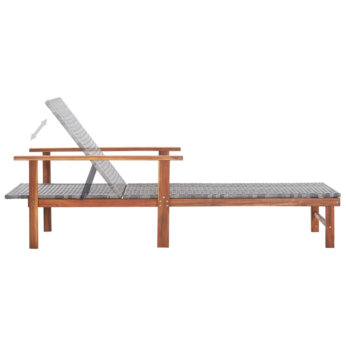 Liegestuhl mit verstellbarer Rückenlehne, aus Holz und gewebtem Material.