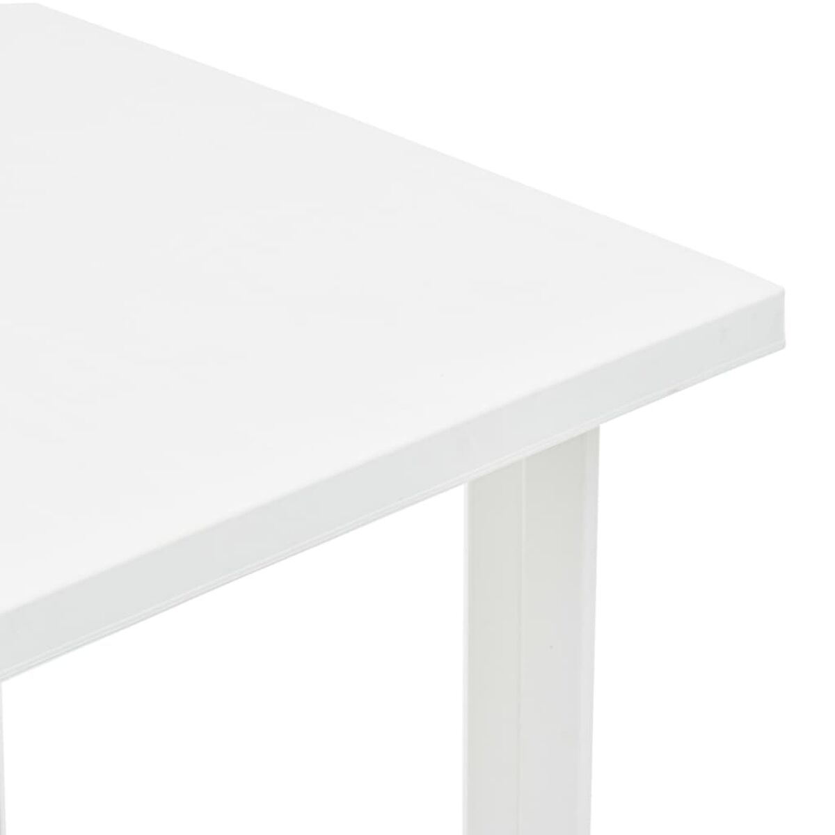 Nahaufnahme einer weißen Tischplatte mit schlichtem Design und glatter Oberfläche.