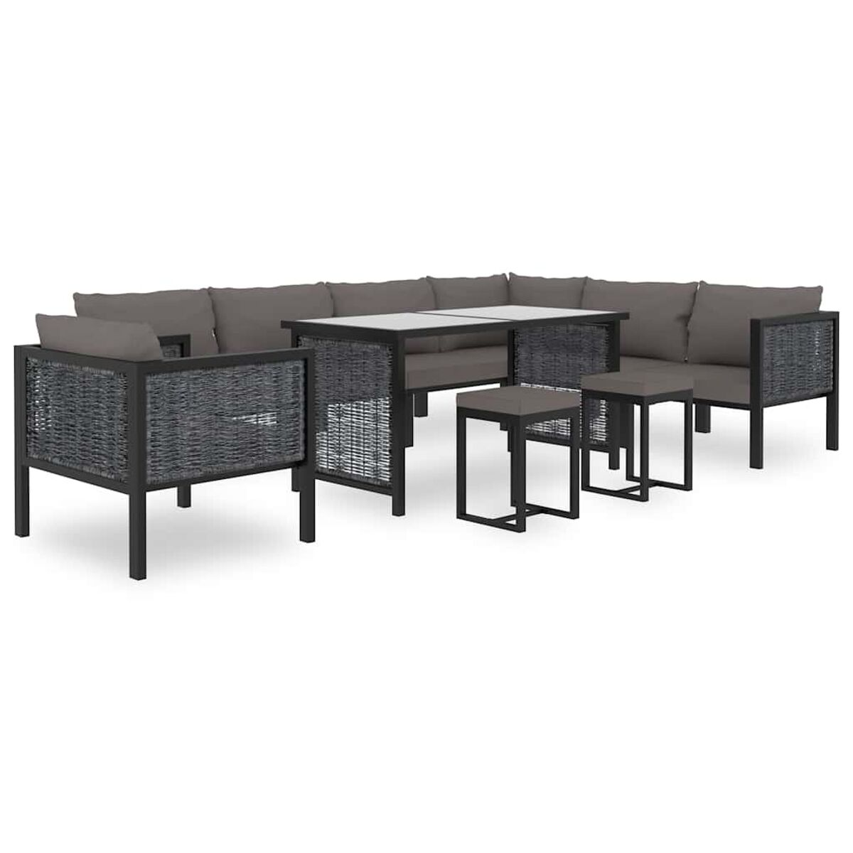 Gartenmöbelset: graues Korbmöbel-Ecksofa, Tisch und Hocker. Graue Kissen, schwarze Rahmen. Weißer Hintergrund.