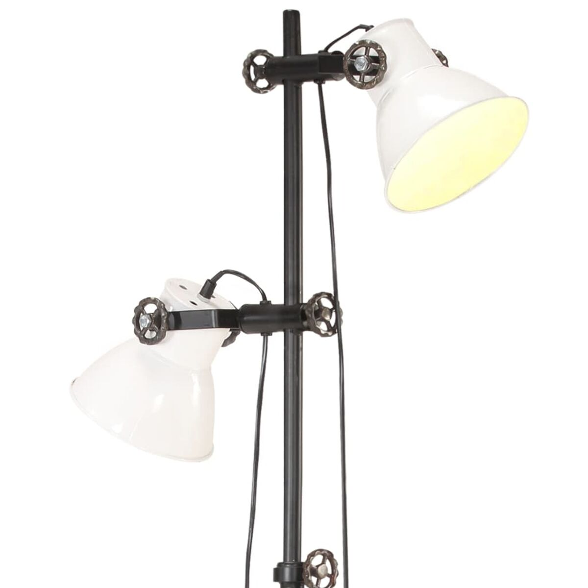 Zwei weiße Lampen auf einem schwarzen Metallständer. Die Lampen sind verstellbar.