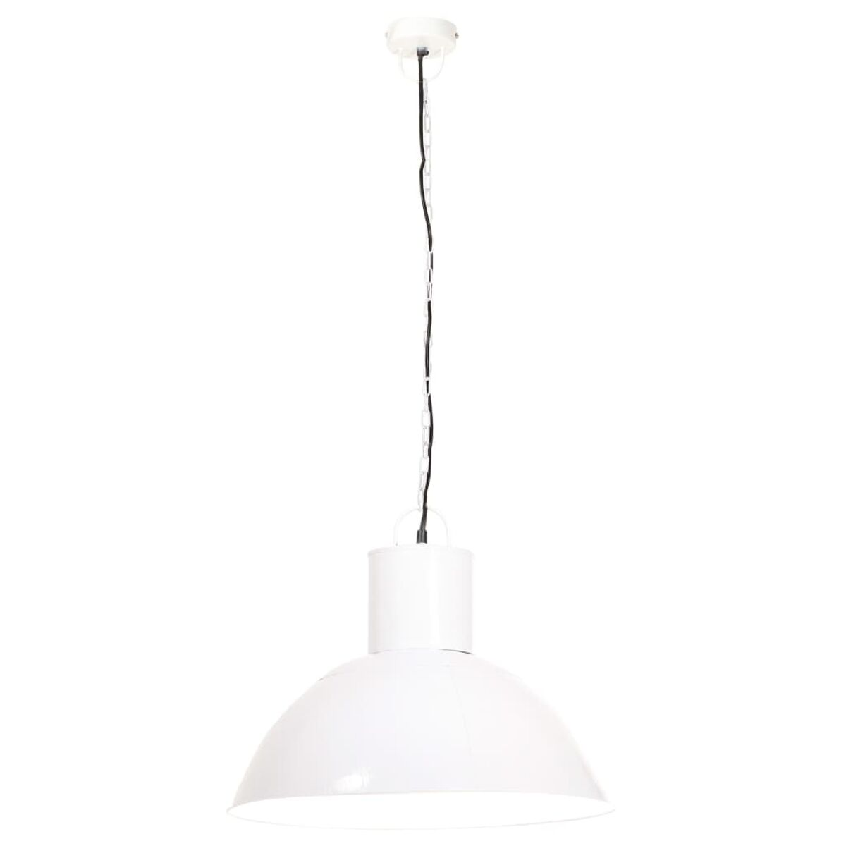 Eine weiße Hängelampe mit einem einfachen, geschwungenen Design. Sie hängt an einer Kette.