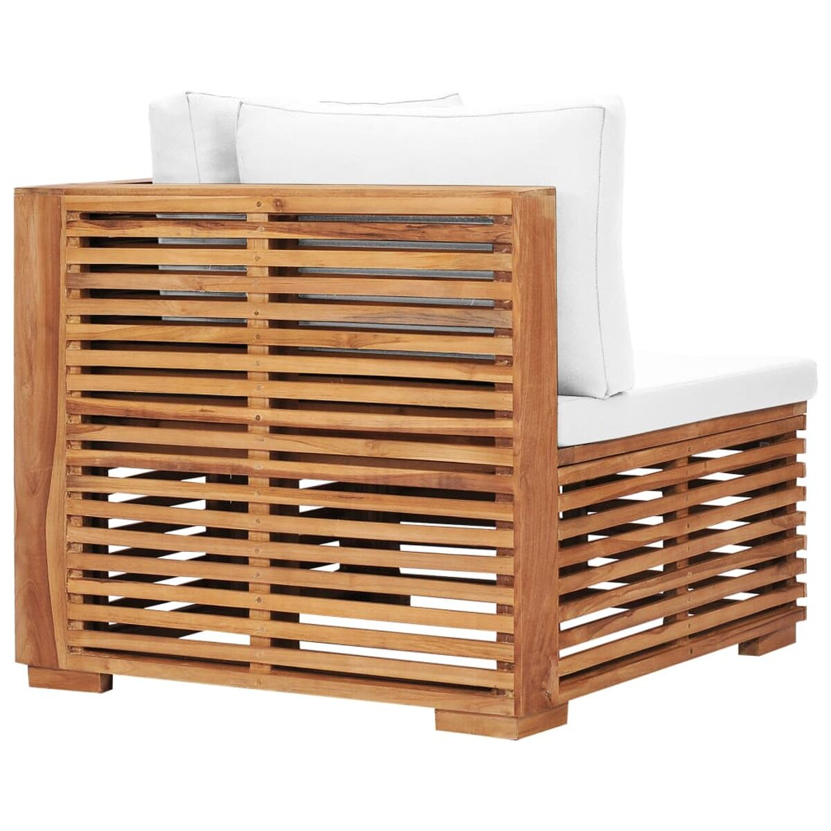Teakholz-Außenstuhl mit weißen Kissen. Mit horizontalen Lamellen und modernem Design.
