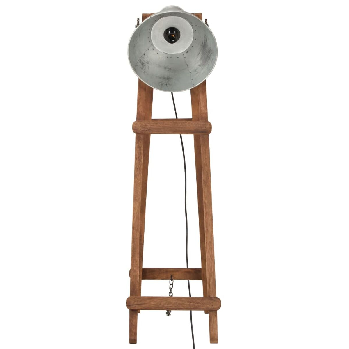 Eine hölzerne Stehlampe mit einem metallenen, konisch geformten Lampenschirm und einem Stativfuß.