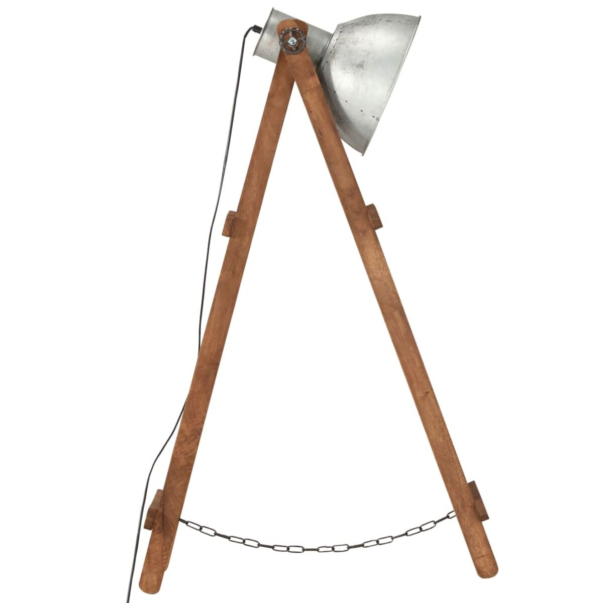 Dreibein-Stehlampe mit Metallschirm, Holzbeinen und Kette. Ein Kabel geht von der Lampe aus.