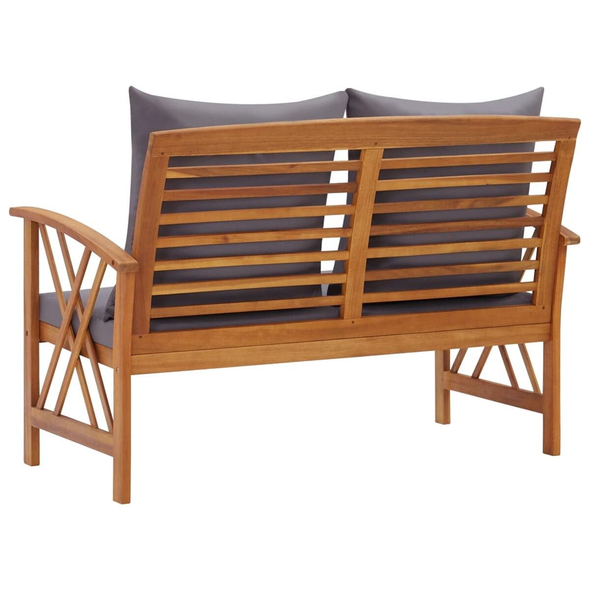 Gartenbank aus Holz mit grauen Kissen. Hat eine Lamellenlehne und ein einfaches Design.