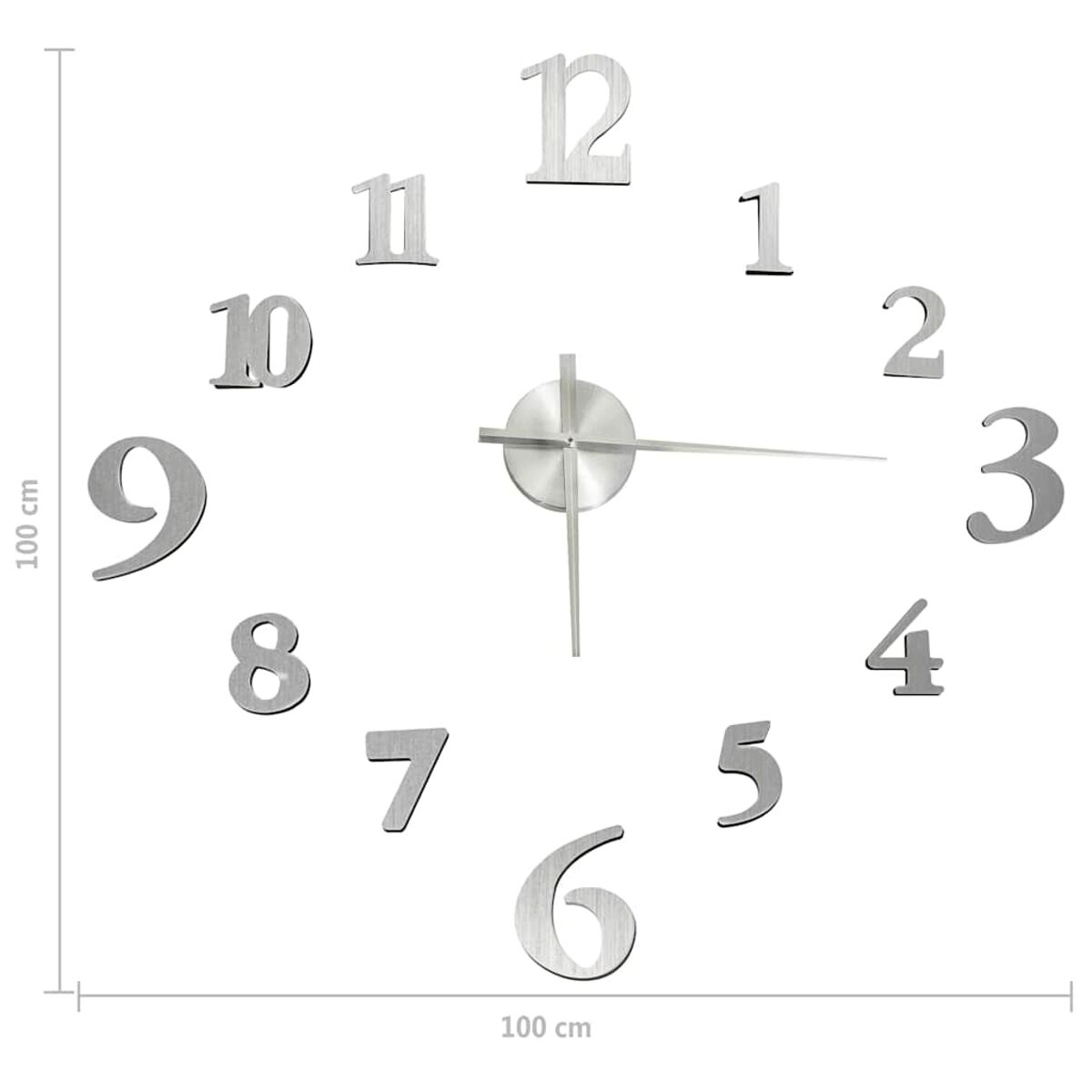 Silberne Wanduhr mit schwarzen Ziffern.