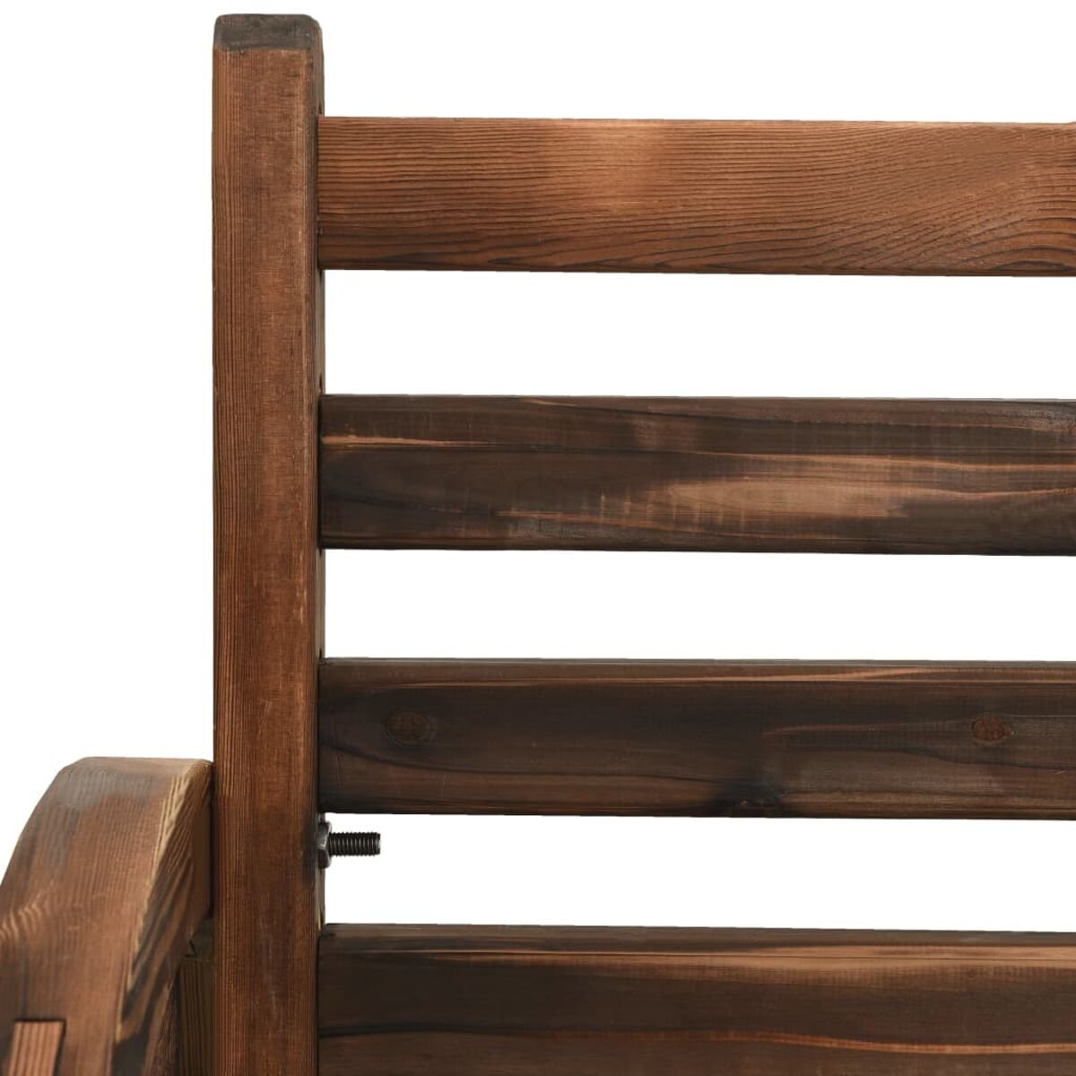 Nahaufnahme der Rückseite einer Holzbank mit horizontalen Latten und dunkler Beize.