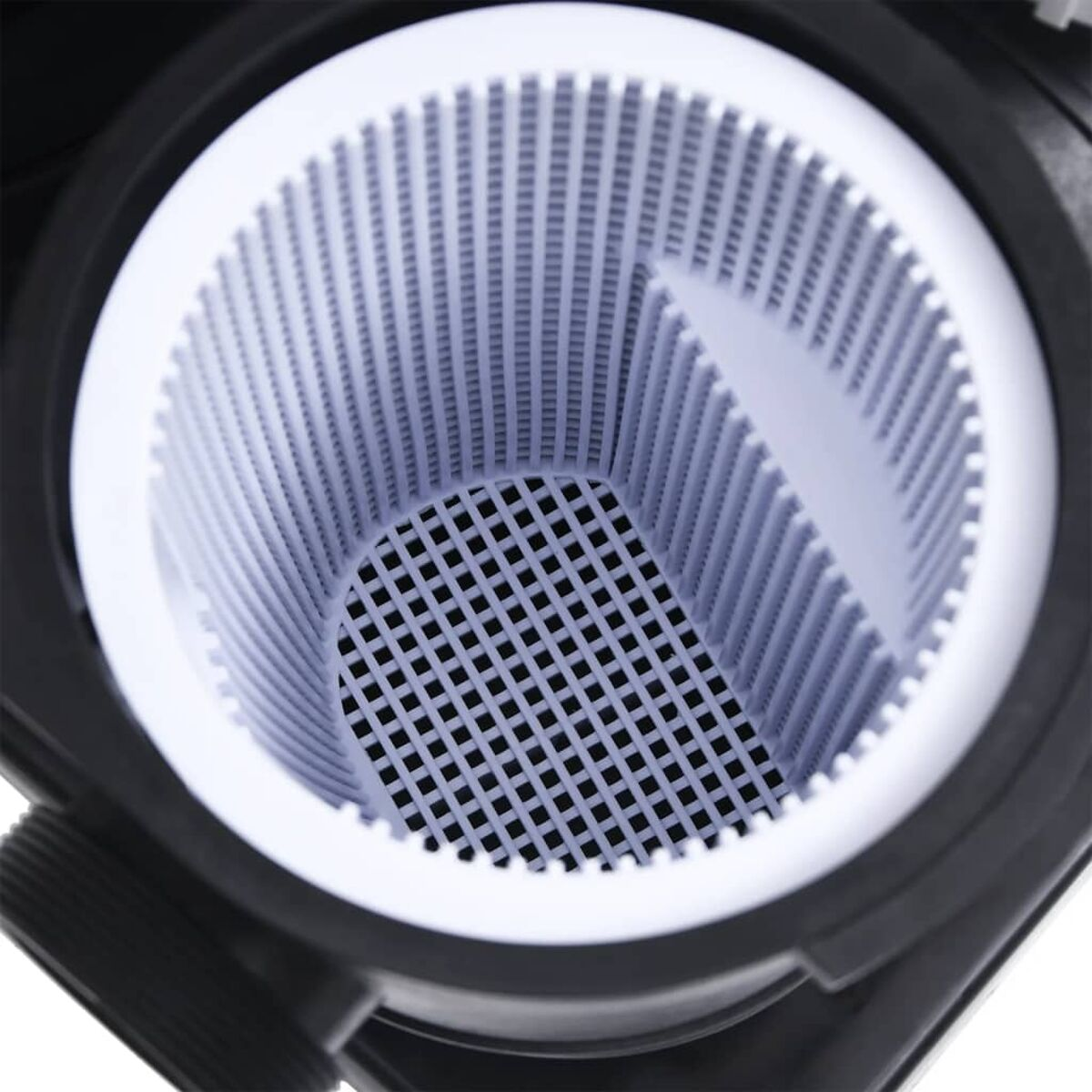 Nahaufnahme eines Poolfilters mit weißem und blauem Innenraum.