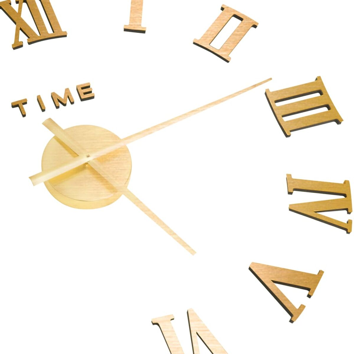Goldenes Ziffernblatt mit römischen Ziffern und dem Wort 'TIME'. Isoliert auf Weiß.