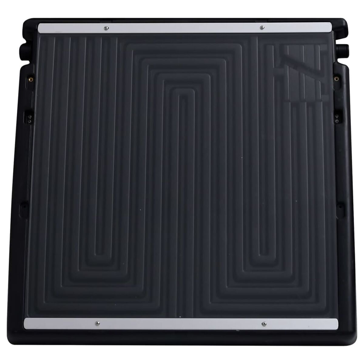 Ein schwarzes Solarpanel mit gemusterter Oberfläche. Weiße Ränder und Schraubenköpfe sind sichtbar. Der Hintergrund ist weiß.