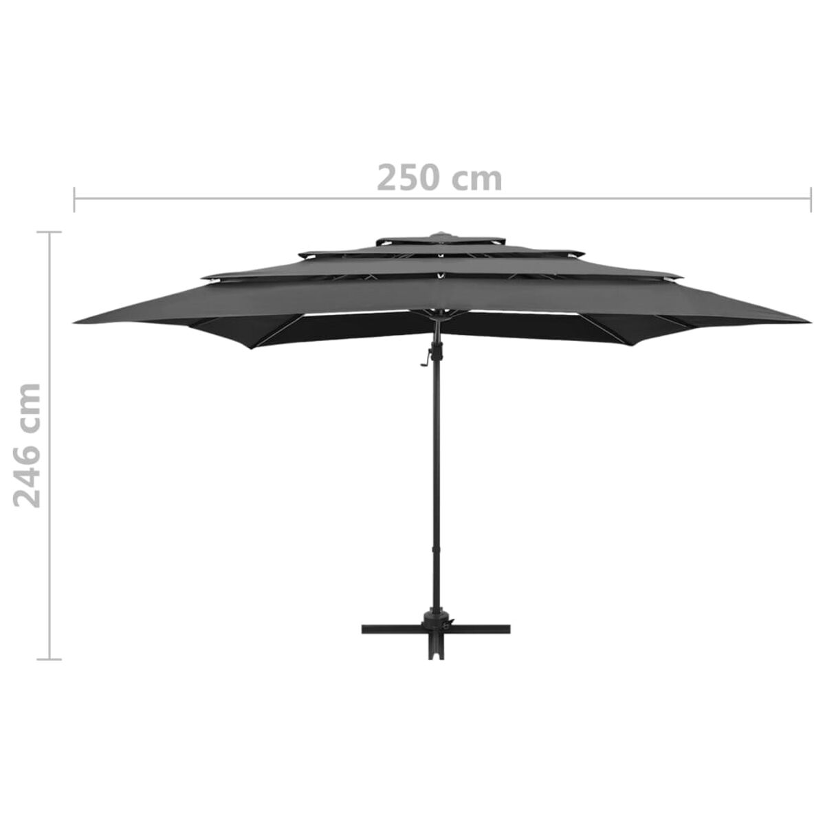 Großer grauer Sonnenschirm mit dreistufigem Design. Der Schirm ist geöffnet und hat einen schwarzen Mast und Fuß.
