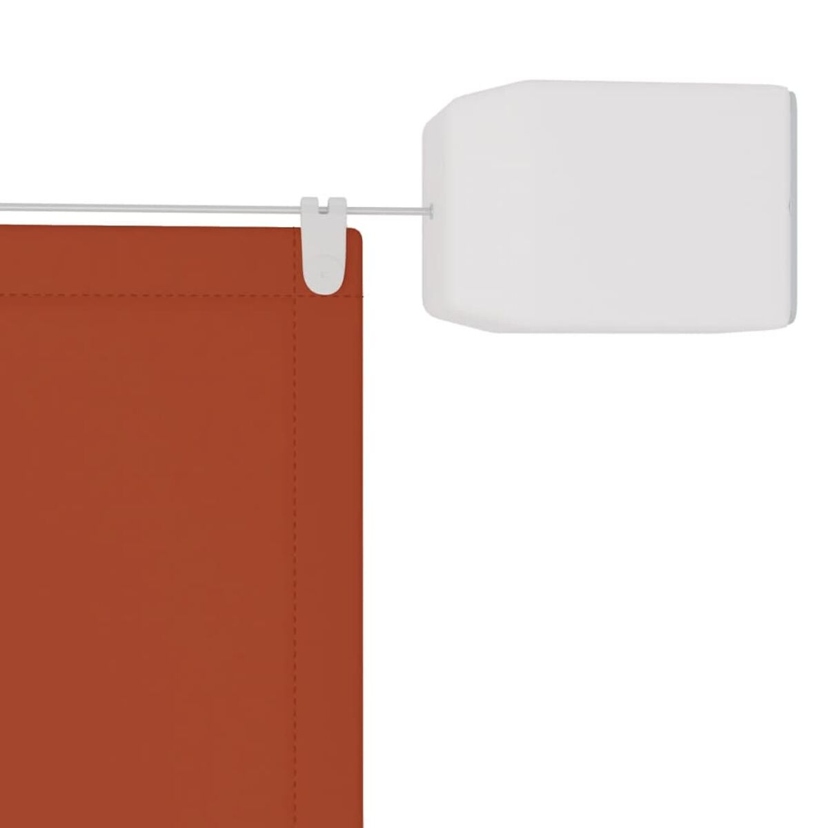 Draufsicht auf eine Gardinenschiene mit einem orangefarbenen Vorhang.