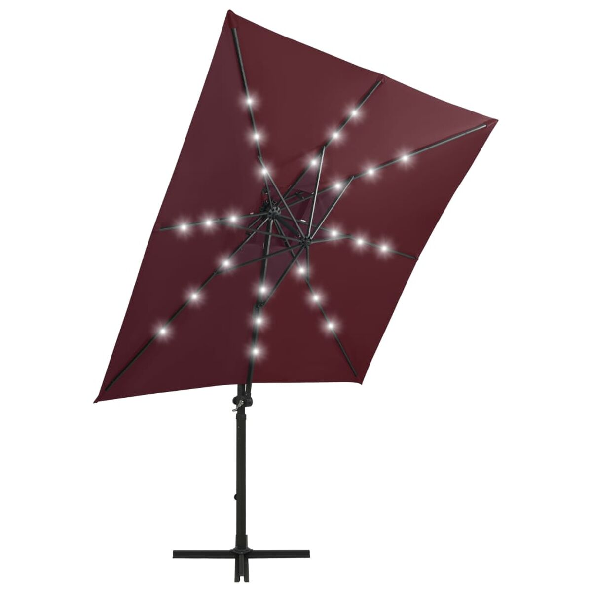 Ein roter Regenschirm mit Lichtern. Er steht auf einem schwarzen Ständer vor weißem Hintergrund.