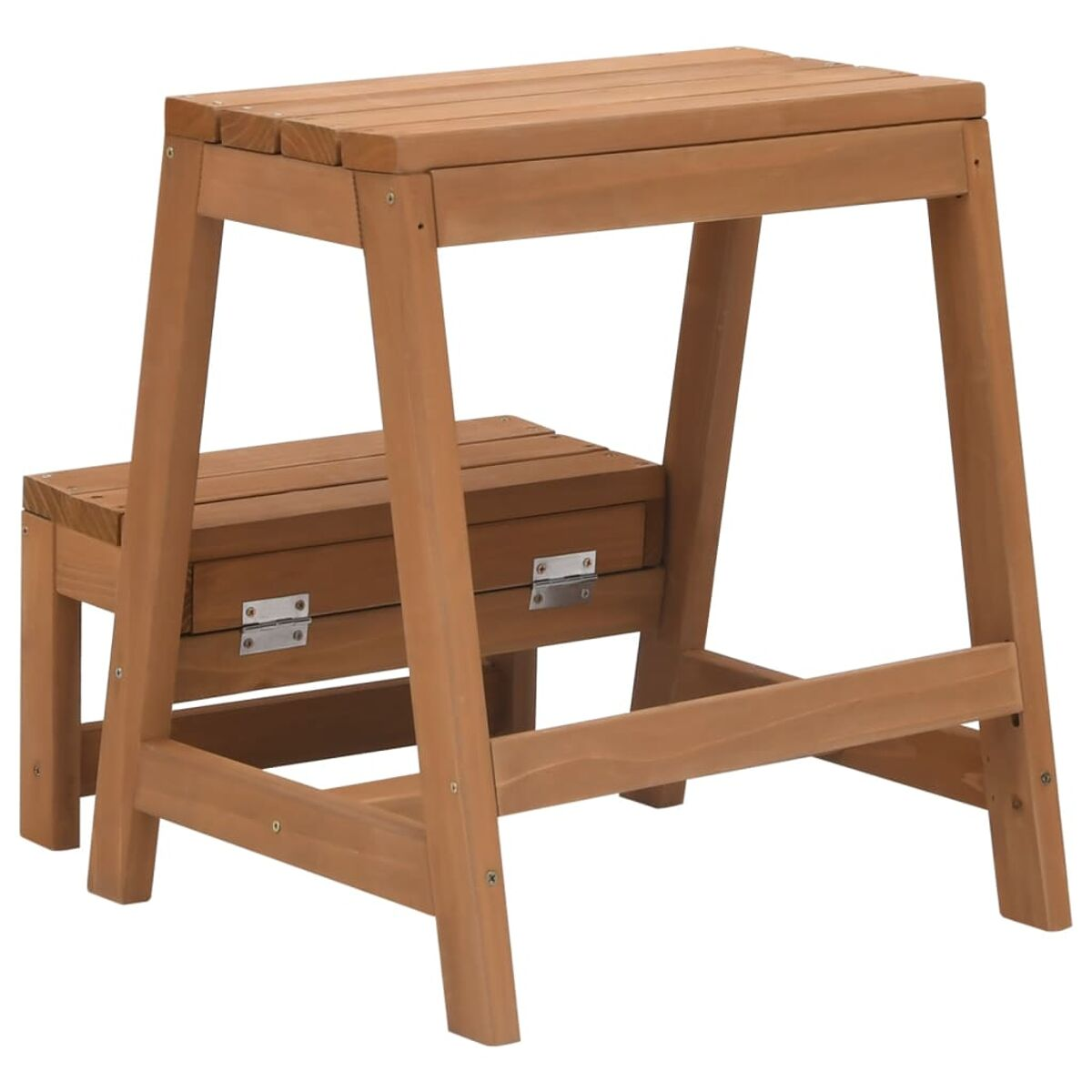 Sgabello in legno a due gradini.