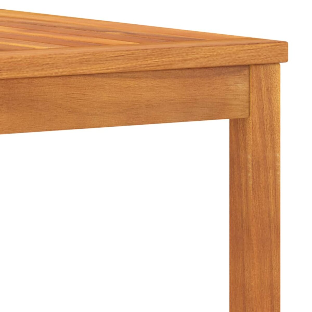 Nahaufnahme einer Holztischecke. Es ist hellbraun mit glatter Oberfläche.