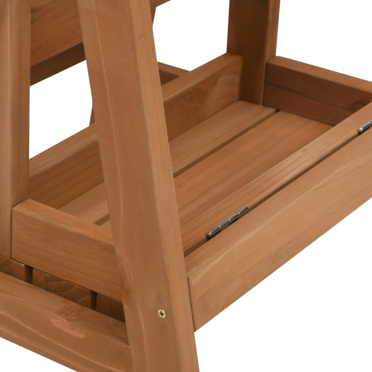 Primo piano del telaio di mobili in legno. Mostra i dettagli di giunzione e struttura.