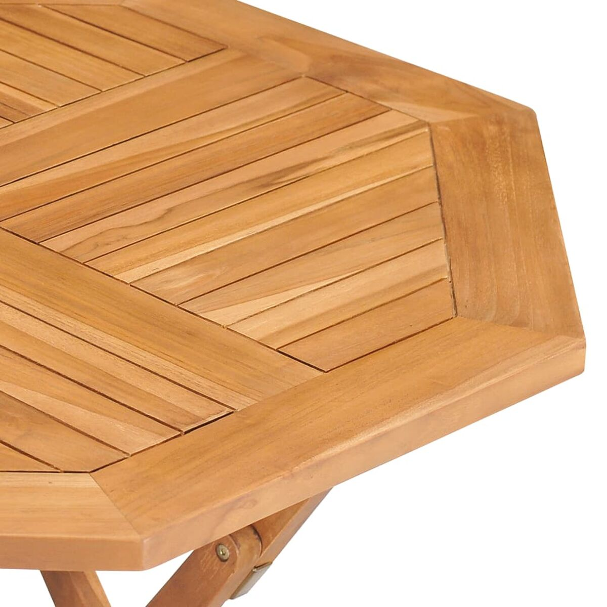 Nahaufnahme einer Holztischecke. Braunes Holz mit gemustertem Design. Weißer Hintergrund.